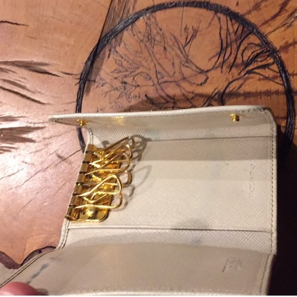 100% authentic Prada key holder - Picture 3 of 5
